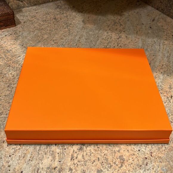 NWOT Hermes sweater box. No sweater just box - Picture 6 of 8
